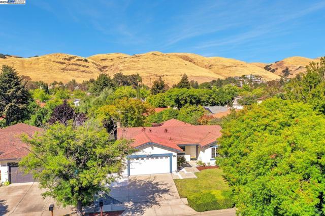 40652 Encanto Way, Fremont CA: https://media.crmls.org/mediaz/1d47af2e-3750-461e-9e95-a1e45fc17126.jpg