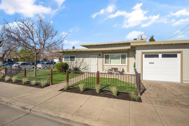 14011403 Cary Avenue, San Mateo CA: https://media.crmls.org/mediaz/1d47f4cf-e086-4917-b74d-f53774e00679.jpg