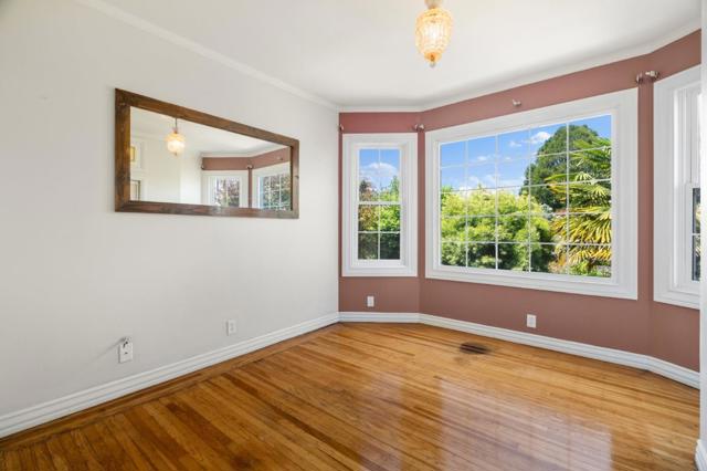 36333635 Webster Street, San Francisco CA: https://media.crmls.org/mediaz/1d4806ad-9c4f-4332-b53e-7c89cc5bdbc2.jpg