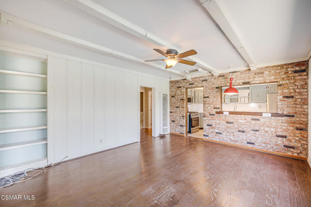 1585 Loma Drive, Ojai CA: https://media.crmls.org/mediaz/1d48115b-89e4-4835-a3ed-0e30e9f2ee32.jpg