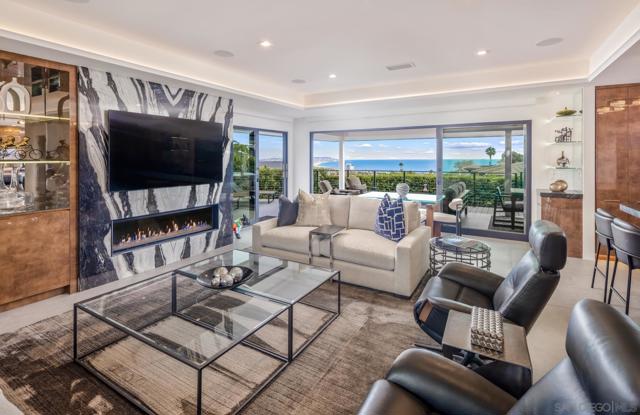 5560 Moonlight Lane, La Jolla CA: https://media.crmls.org/mediaz/1d4856be-9dbe-4b8a-909c-8ea98cff0d7a.jpg