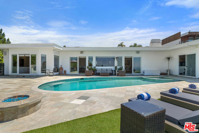 7834 Electra Drive, Los Angeles CA: https://media.crmls.org/mediaz/1d48f5a9-6754-4d5e-aaef-9eb034306e65.jpg