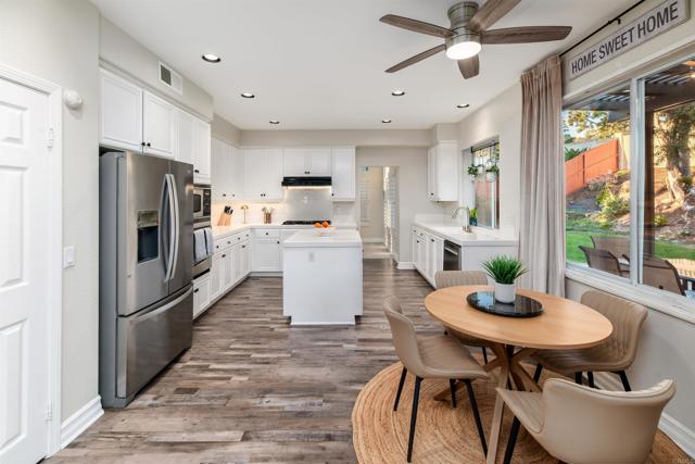 Detail Gallery Image 14 of 51 For 5162 Berryessa St, Oceanside,  CA 92056 - 5 Beds | 3 Baths