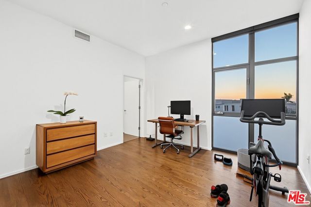 825 N Kings Road, West Hollywood CA: https://media.crmls.org/mediaz/1d4a60d7-7393-44ad-b8a6-42f8225a0f70.jpg