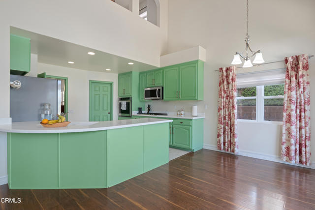 Detail Gallery Image 7 of 25 For 815 Vista Grande Dr, Santa Paula,  CA 93060 - 3 Beds | 2/1 Baths