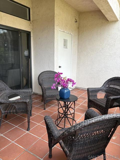 3514 Somerset Way, Carlsbad CA: https://media.crmls.org/mediaz/1d4aa3e2-f72e-4050-941d-e5959564d3c3.jpg