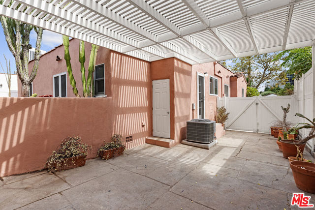 931 S Ogden Drive, Los Angeles CA: https://media.crmls.org/mediaz/1d4b70a5-0228-4ab9-98ab-a7381977abdc.jpg