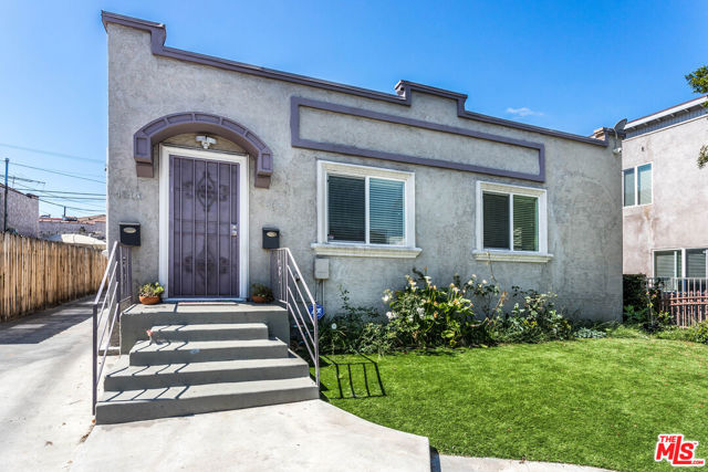 4504 Maplewood Avenue, Los Angeles CA: https://media.crmls.org/mediaz/1d4ba660-c260-4f90-b66a-2e2574f41540.jpg