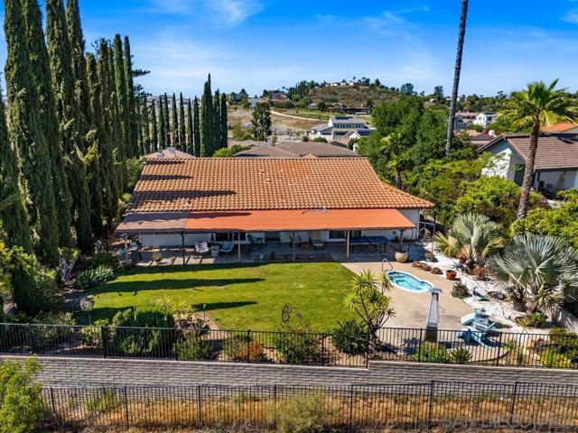 17109 Cloudcroft Dr, Poway CA: https://media.crmls.org/mediaz/1d4c7947-9ba8-4ccc-8afc-22819c575e6a.jpg