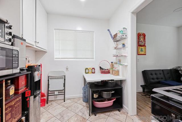Image 8 of 13 For 2220 Dunlop St