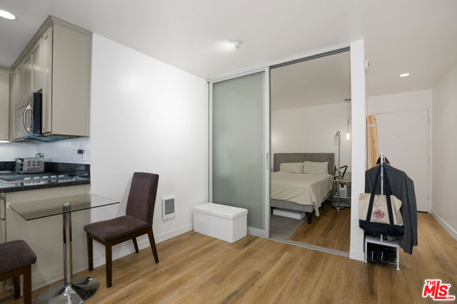 1 Bed Home for Sale in Los Angeles, California