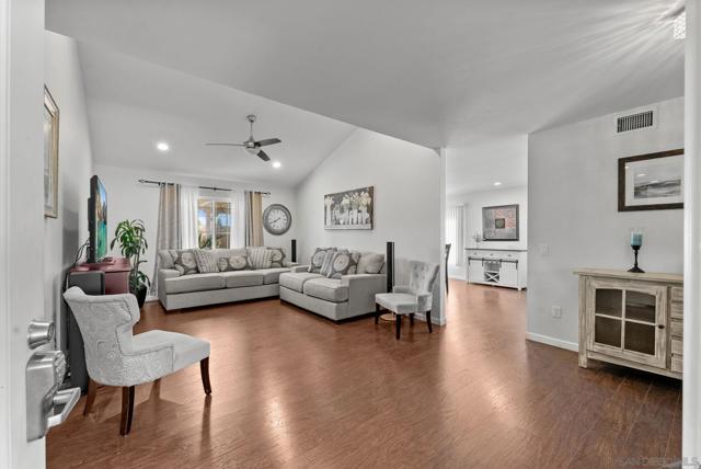 9209 Les Rd, Santee CA: https://media.crmls.org/mediaz/1d4f5efc-6427-4b5f-a128-9b5e20a65aae.jpg