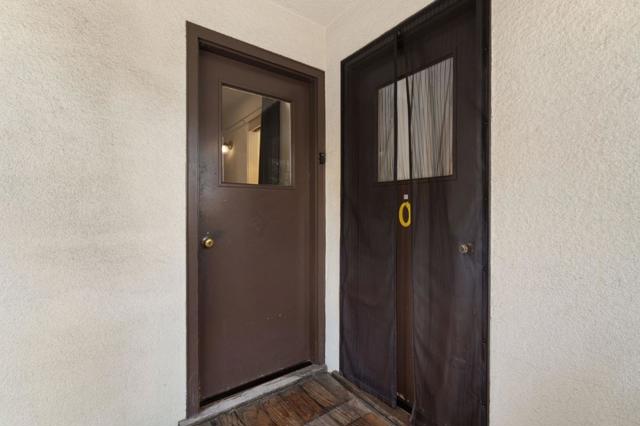 17 Oak Street, Los Altos CA: https://media.crmls.org/mediaz/1d4fa7b0-3f6a-4a0d-a3dc-8d442ea67e9f.jpg