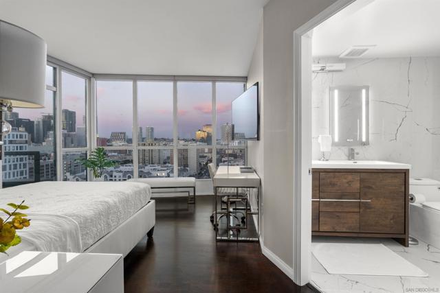 555 Front St., San Diego CA: https://media.crmls.org/mediaz/1d503b3a-ae01-453f-b084-d974160e7e59.jpg