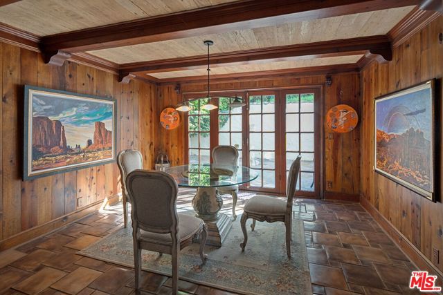 1610 N Beverly Drive, Beverly Hills CA: https://media.crmls.org/mediaz/1d50c3e9-b703-4f2b-b8aa-b5409e91a3db.jpg