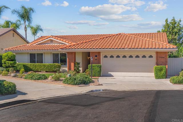 Detail Gallery Image 2 of 30 For 17544 Plaza Otonal, San Diego,  CA 92128 - 3 Beds | 2 Baths