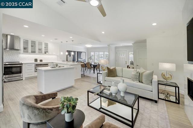 2607 Saklan Indian Dr, Walnut Creek CA: https://media.crmls.org/mediaz/1d5194bb-aa6f-42a2-a6e6-6e3a32e6f954.jpg