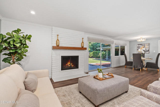 1063 Valley High Avenue, Thousand Oaks CA: https://media.crmls.org/mediaz/1d51e9b7-2564-44a3-8c7b-ffd494368dbc.jpg