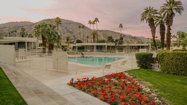 472 Sandpiper Street, Palm Desert CA: https://media.crmls.org/mediaz/1d51fce2-7ea2-4e05-a6a3-54a1c0d0b2ac.jpg