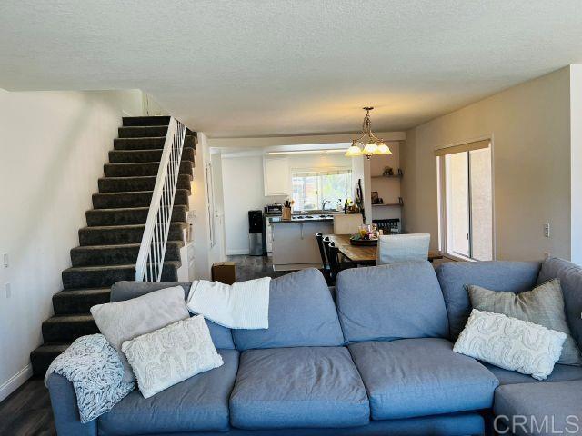 2520 Navarra Drive, Carlsbad CA: https://media.crmls.org/mediaz/1d522661-575c-4877-8220-05f49fa1c455.jpg