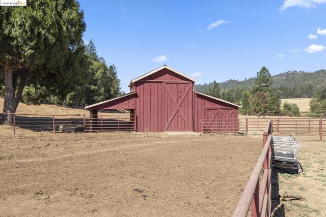 10488 Converse RD, Coulterville CA: https://media.crmls.org/mediaz/1d523942-ebad-4781-aaab-906d086f5946.jpg