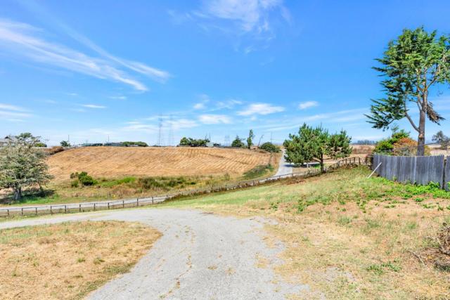 501 Trail Drive, Moss Landing CA: https://media.crmls.org/mediaz/1d525027-1c8f-4298-b3d1-bf2bb58ffb9c.jpg