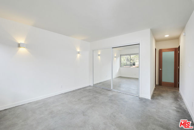 305 San Vicente Boulevard, Santa Monica CA: https://media.crmls.org/mediaz/1d52adcd-532f-47ff-aa8d-3a437ef6ddb1.jpg