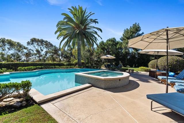 301 Cantle Lane, Encinitas CA: https://media.crmls.org/mediaz/1d52b904-a32d-48d3-b4d5-94424102a05b.jpg