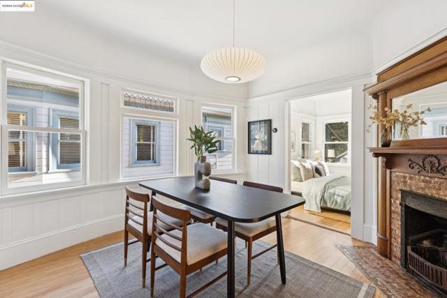 1532 Walnut St, Berkeley CA: https://media.crmls.org/mediaz/1d52e486-0c24-4ea4-8083-a81fcd5f469b.jpg