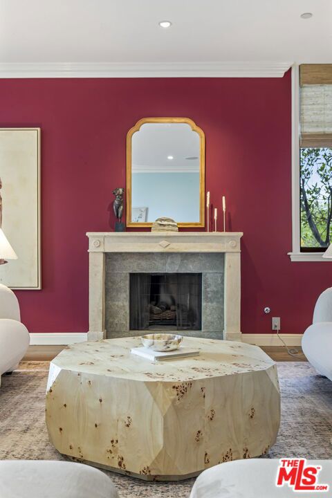 300 N Swall Drive, Beverly Hills CA: https://media.crmls.org/mediaz/1d533a91-827f-4000-8110-f0d0fcc39ebe.jpg