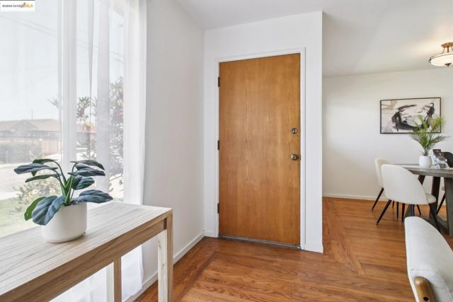 1881 Dolly Ave, San Leandro CA: https://media.crmls.org/mediaz/1d53895a-16fe-40f9-a467-1a5479dff172.jpg