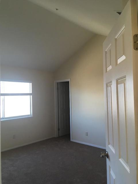 1109 Elmsford Way, Salinas CA: https://media.crmls.org/mediaz/1d53afb9-c379-4967-b8ec-eced1ef4feae.jpg