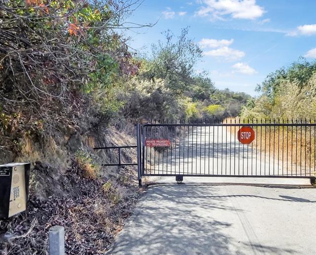 3020 Lynn Lane, San Marcos CA: https://media.crmls.org/mediaz/1d53e67b-cabf-4928-9631-d3727808fa5d.jpg