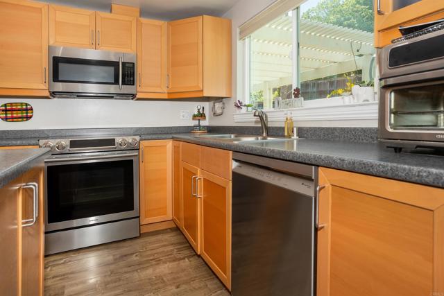 Image 11 of 27 For 12567 Pomerado Ct