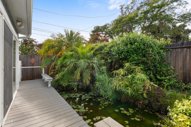 2102 Buena Vista Drive, Camarillo CA: https://media.crmls.org/mediaz/1d545094-4601-4852-a98e-e9097c90e5fd.jpg