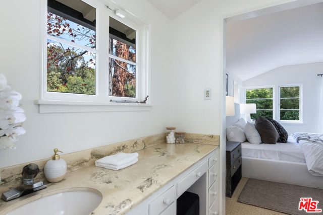 Image 33 of 72 For 10686 Somma Way