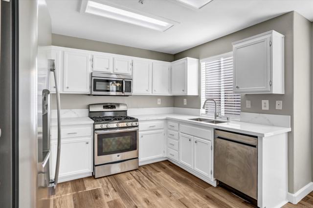 Image 11 of 38 For 10292 Wateridge Circle 253