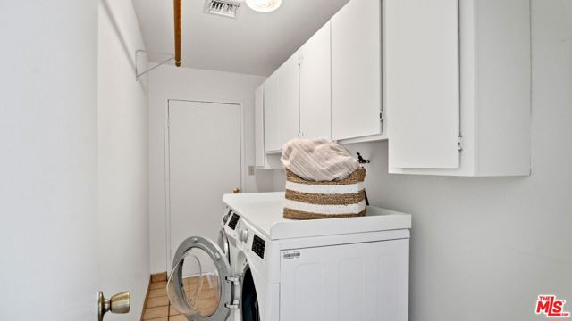6155 Poppy Peak Drive, Los Angeles CA: https://media.crmls.org/mediaz/1d5822c1-cac9-4f18-986b-2ebdfadb061d.jpg