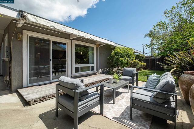 18977 Thornbury ave, Castro Valley CA: https://media.crmls.org/mediaz/1d58f830-4059-46a8-8bdd-1506e41247e8.jpg