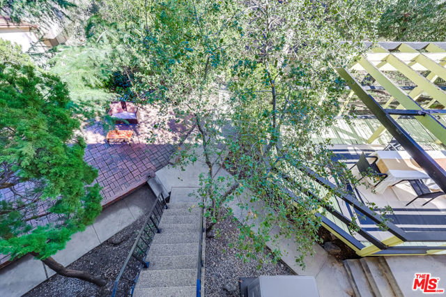 7951 Glenties Lane, Sunland CA: https://media.crmls.org/mediaz/1d596d90-4f46-49dc-b439-45a7403b89ac.jpg