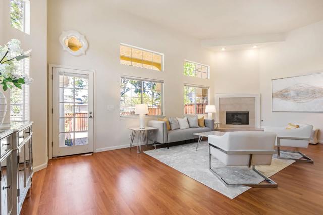 10 Tyrella Court, Mountain View CA: https://media.crmls.org/mediaz/1d59a018-61b4-406b-84db-895e095b3433.jpg