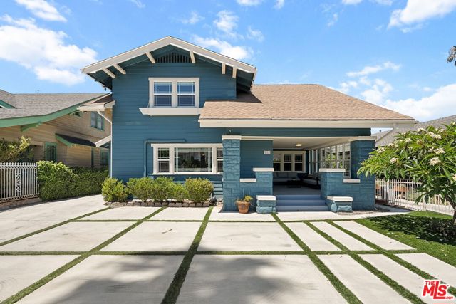 251 S Ardmore Avenue, Los Angeles CA: https://media.crmls.org/mediaz/1d59e5b7-c91b-4262-901e-d26b73b53643.jpg