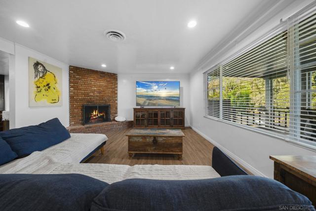 1780 Grove Rd, El Cajon CA: https://media.crmls.org/mediaz/1d59ed6a-2161-4cde-8d1f-d1c91376268b.jpg