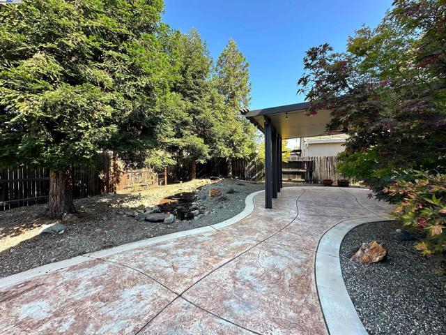 660 Mazzolo Dr, Lincoln CA: https://media.crmls.org/mediaz/1d5ba801-42f2-4f3d-91bc-8798e44e2cd0.jpg