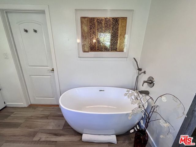 219 Winchester Avenue, Glendale CA: https://media.crmls.org/mediaz/1d5bb41a-b1c8-4770-b73e-b14dcd3f599f.jpg