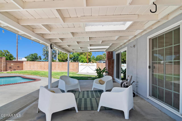 1791 Hewitt Place, Simi Valley CA: https://media.crmls.org/mediaz/1d5bcc26-d305-4f72-b7fa-9cbc65b647a5.jpg