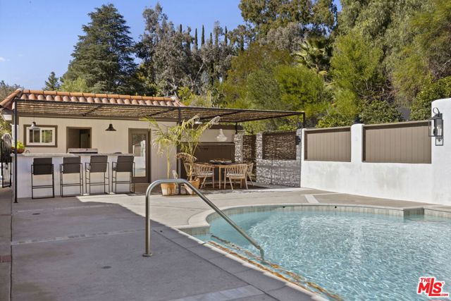 431 Montana Circle, Ojai CA: https://media.crmls.org/mediaz/1d5c40fd-caa2-4039-9070-ced2d487aeb2.jpg