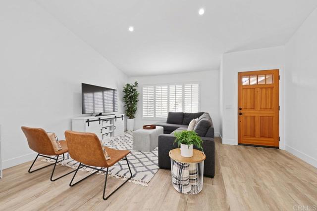 1642 Marbella Drive, Vista CA: https://media.crmls.org/mediaz/1d5d1c52-100e-4daa-a986-16e0bf8d26d4.jpg