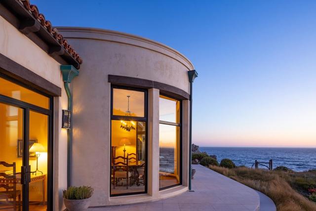 36654 Highway 1, Carmel CA: https://media.crmls.org/mediaz/1d5d2f0c-a2da-48af-bd65-01d6d7b47ad2.jpg
