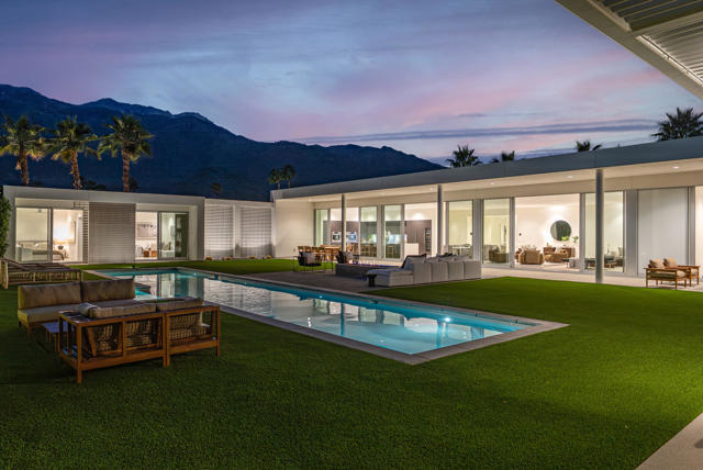 3088 Linea Terrace, Palm Springs CA: https://media.crmls.org/mediaz/1d5d77cc-b6d6-4582-abfe-fe414b37dc98.jpg